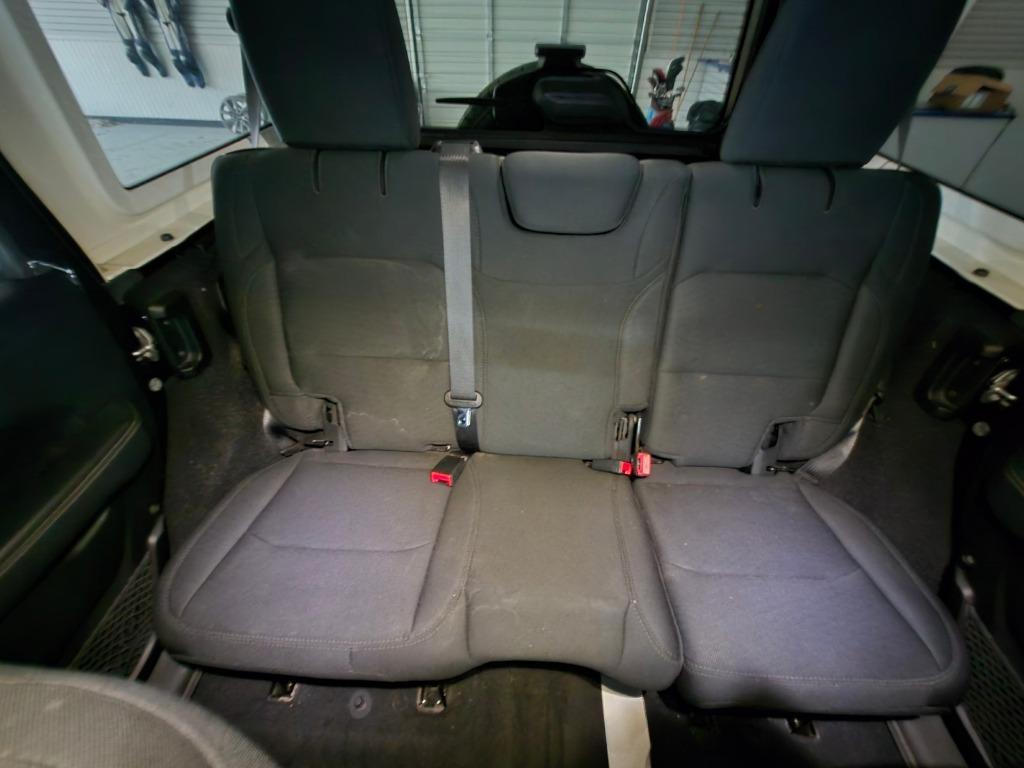 2020 Jeep Wrangler Unlimited Sahara - Photo 13