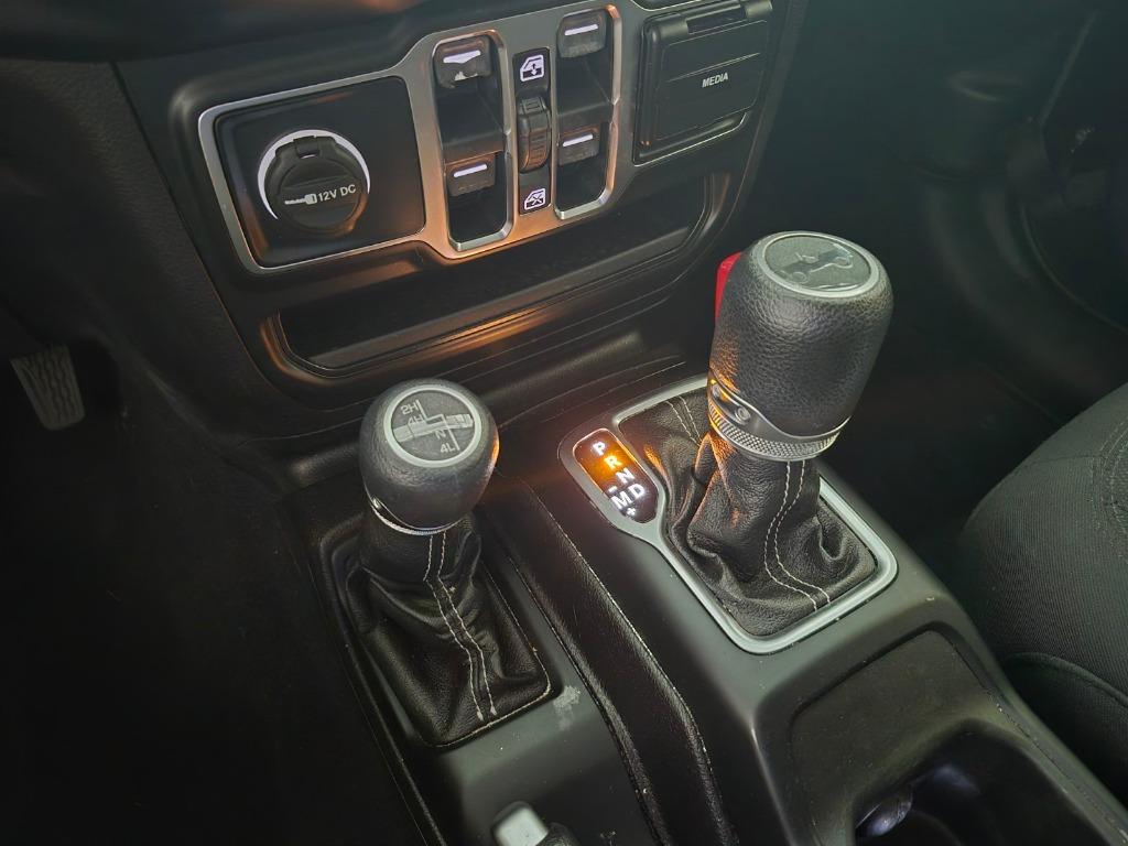 2020 Jeep Wrangler Unlimited Sahara - Photo 21