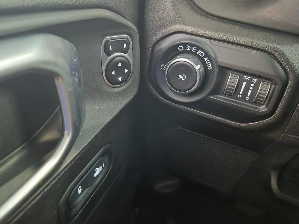 2020 Jeep Wrangler Unlimited Sahara - Photo 25