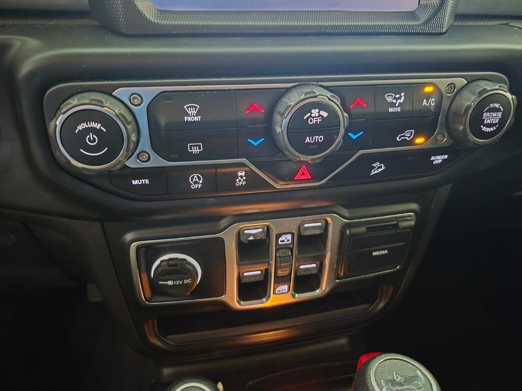2020 Jeep Wrangler Unlimited Sahara - Photo 20