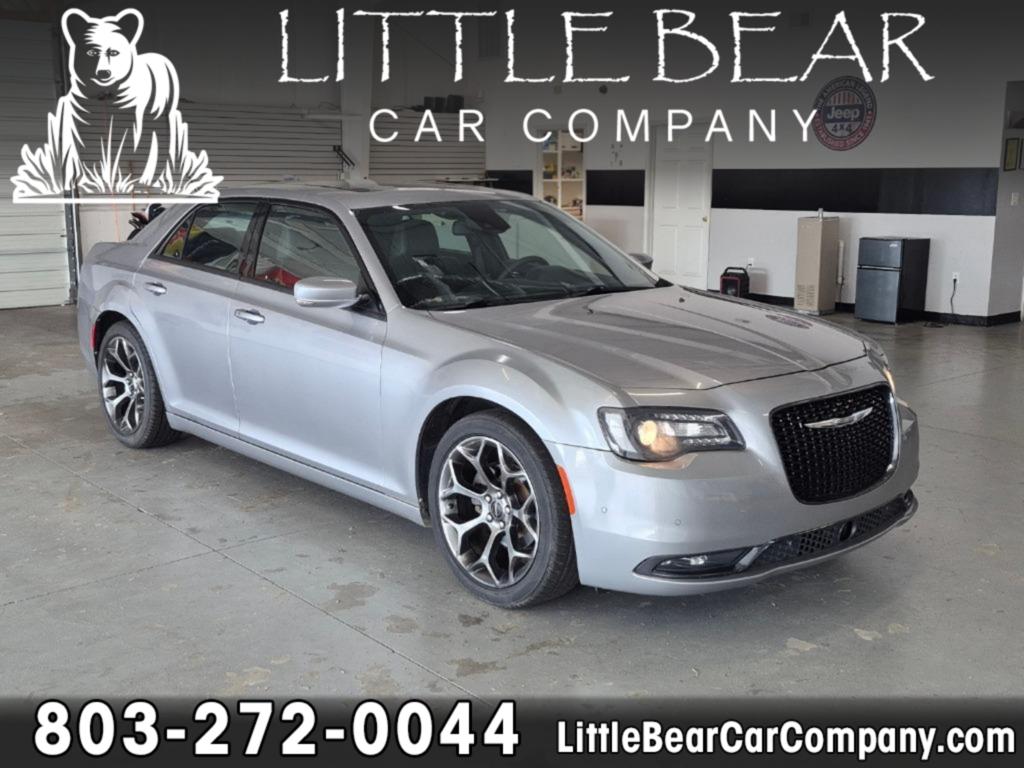 2018 Chrysler 300 S's photo