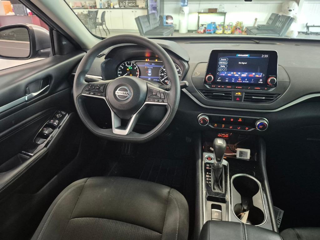 2021 Nissan Altima SV - Photo 14